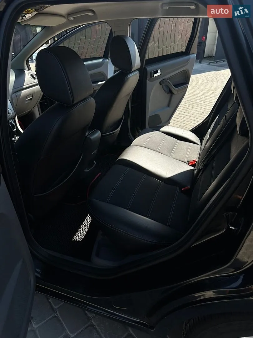 2010 Ford Focus - мініатюра 21