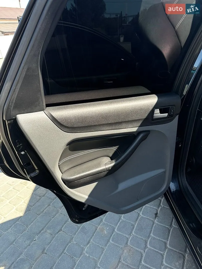 2010 Ford Focus - мініатюра 22