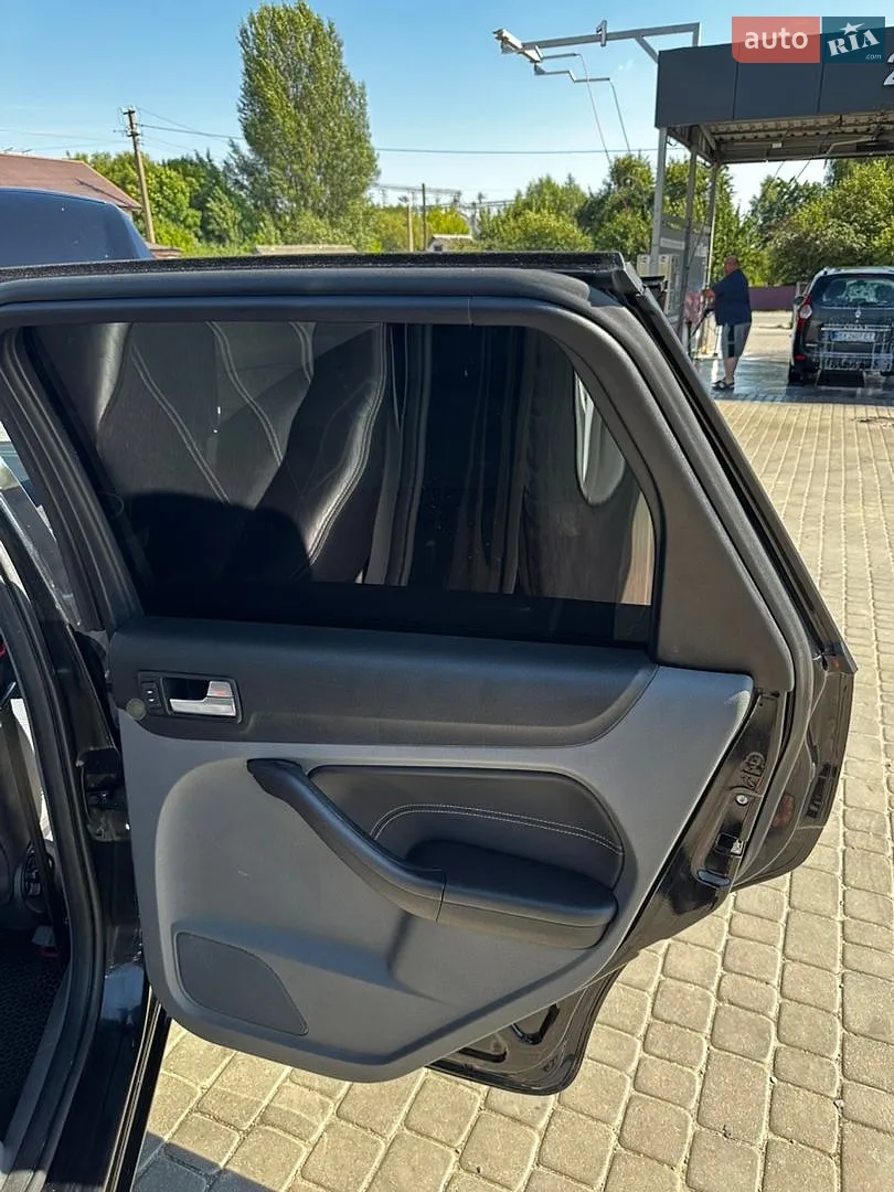 2010 Ford Focus - мініатюра 26