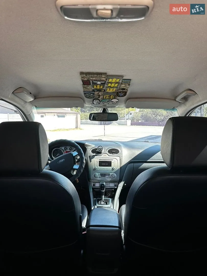 2010 Ford Focus - мініатюра 2