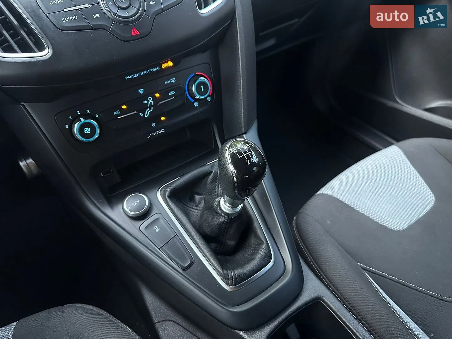 2017 Ford Focus - мініатюра 28