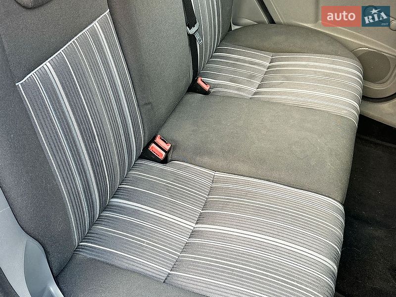 Хетчбек Ford Focus 2008 в Житомирі фото 18 Хетчбек Ford Focus 2008 в Житомирі