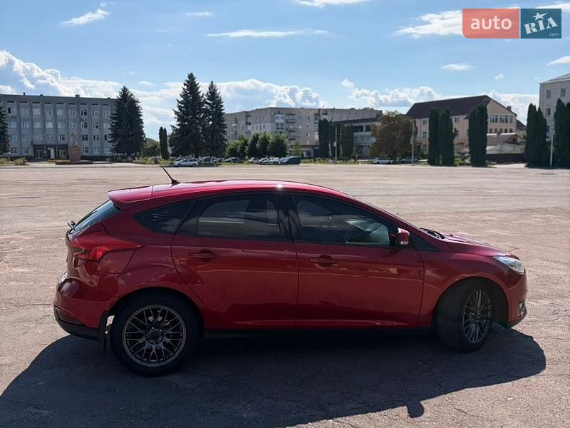 Хетчбек Ford Focus 2015 в Андрушівці
