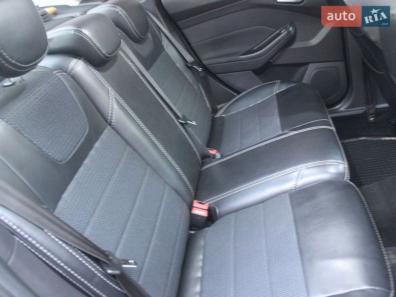 Седан Ford Focus 2011 в Турці фото 52 Седан Ford Focus 2011 в Турці