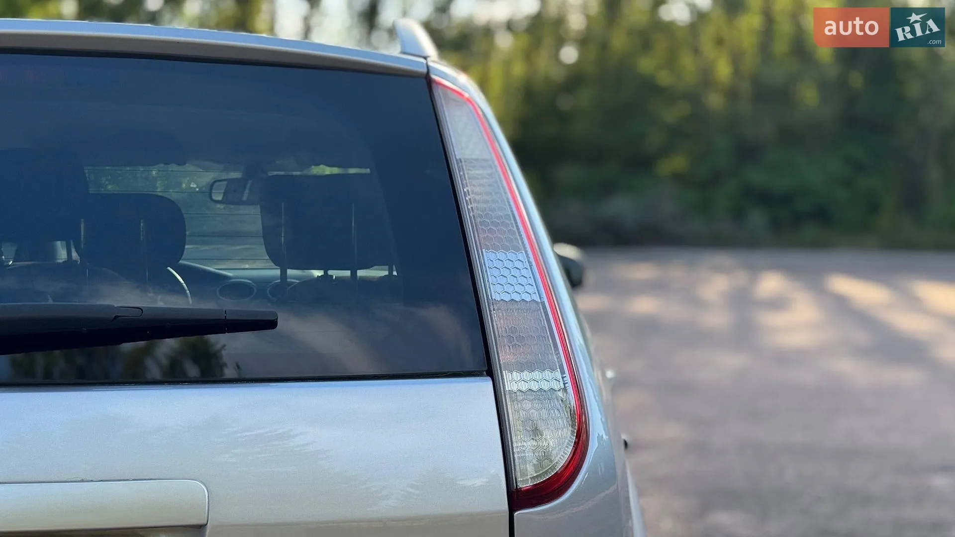 2010 Ford Focus - мініатюра 16