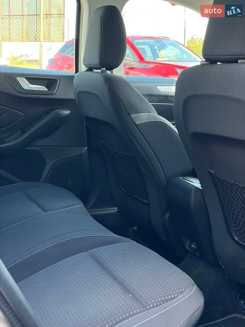 2018 Ford Focus - мініатюра 18