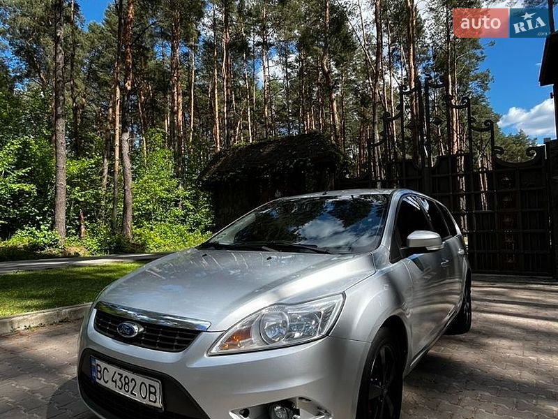 Универсал Ford Focus 2010 в Новояворовске
