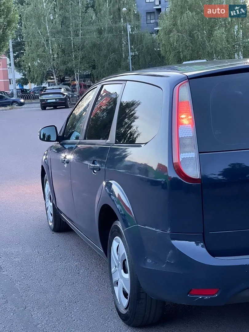2010 Ford Focus - мініатюра 11