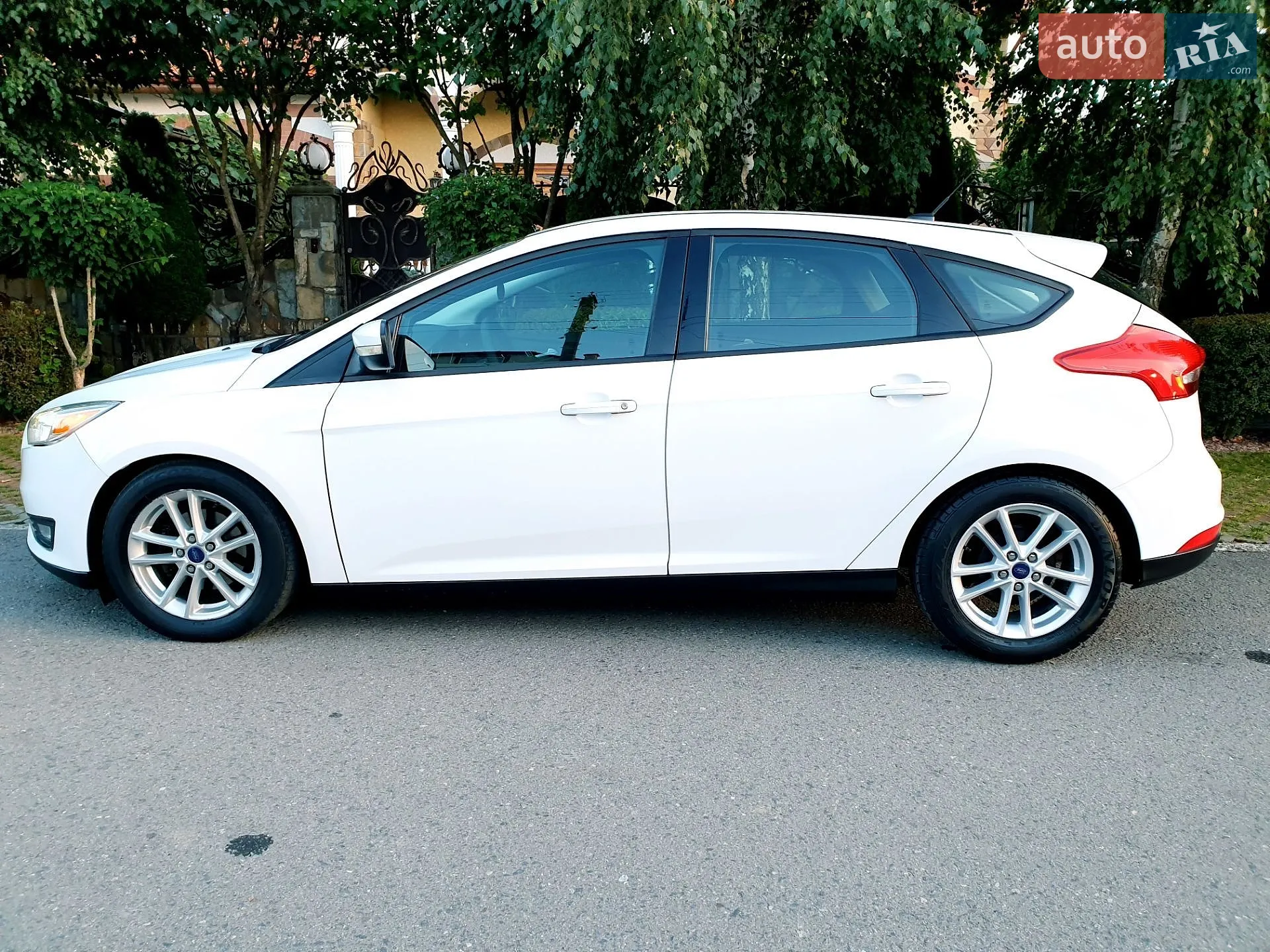 2016 Ford Focus - мініатюра 16