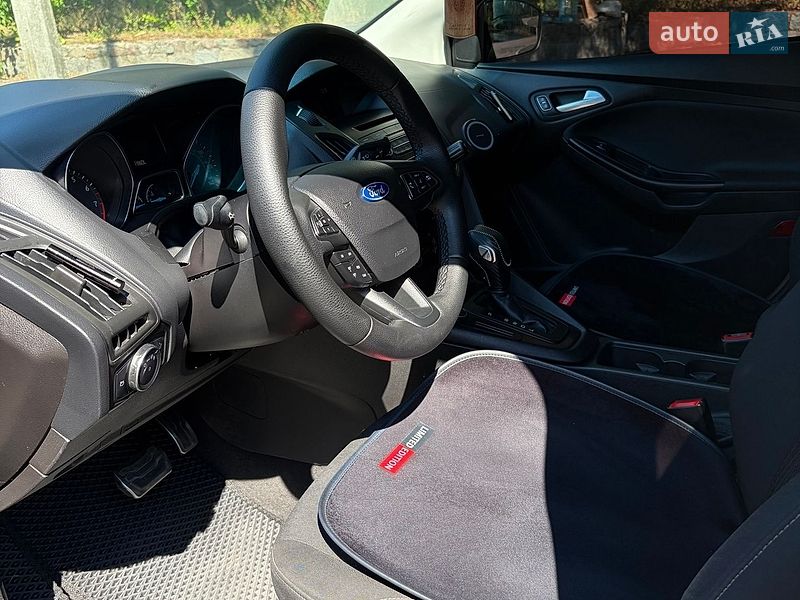 Седан Ford Focus 2015 в Черкассах