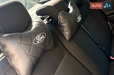 Седан Ford Focus 2015 в Черкассах