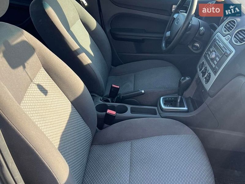 Седан Ford Focus 2007 в Бородянке