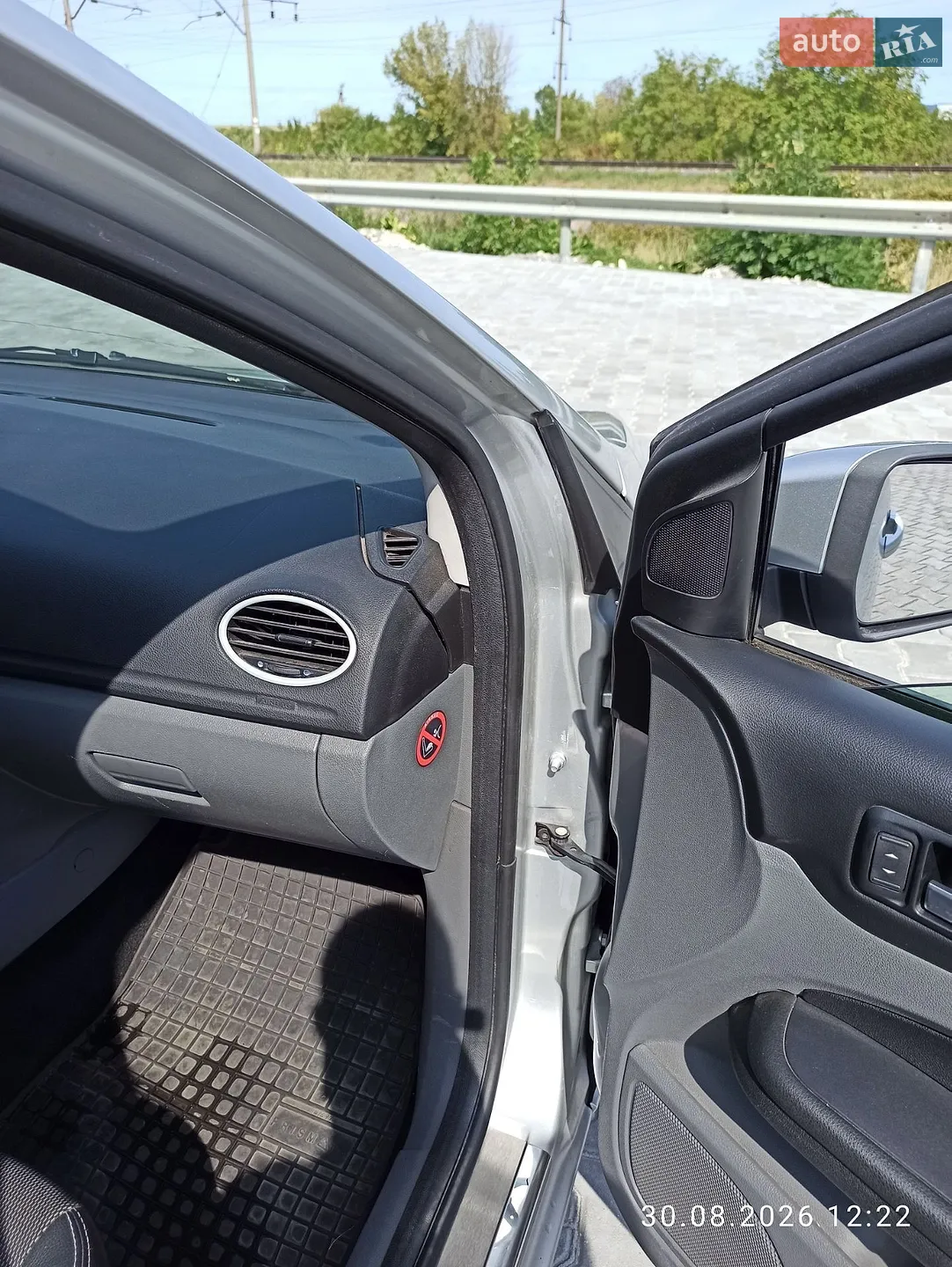 2010 Ford Focus - мініатюра 11