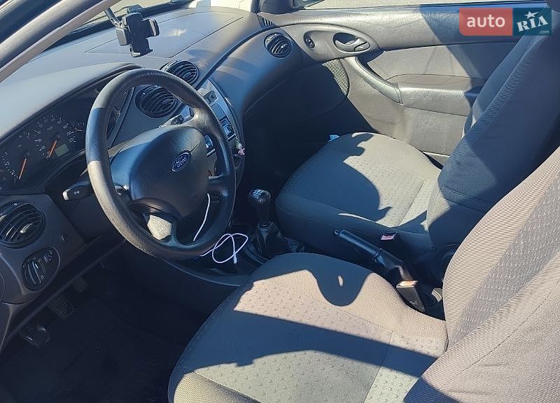 Хэтчбек Ford Focus 2004 в Киеве