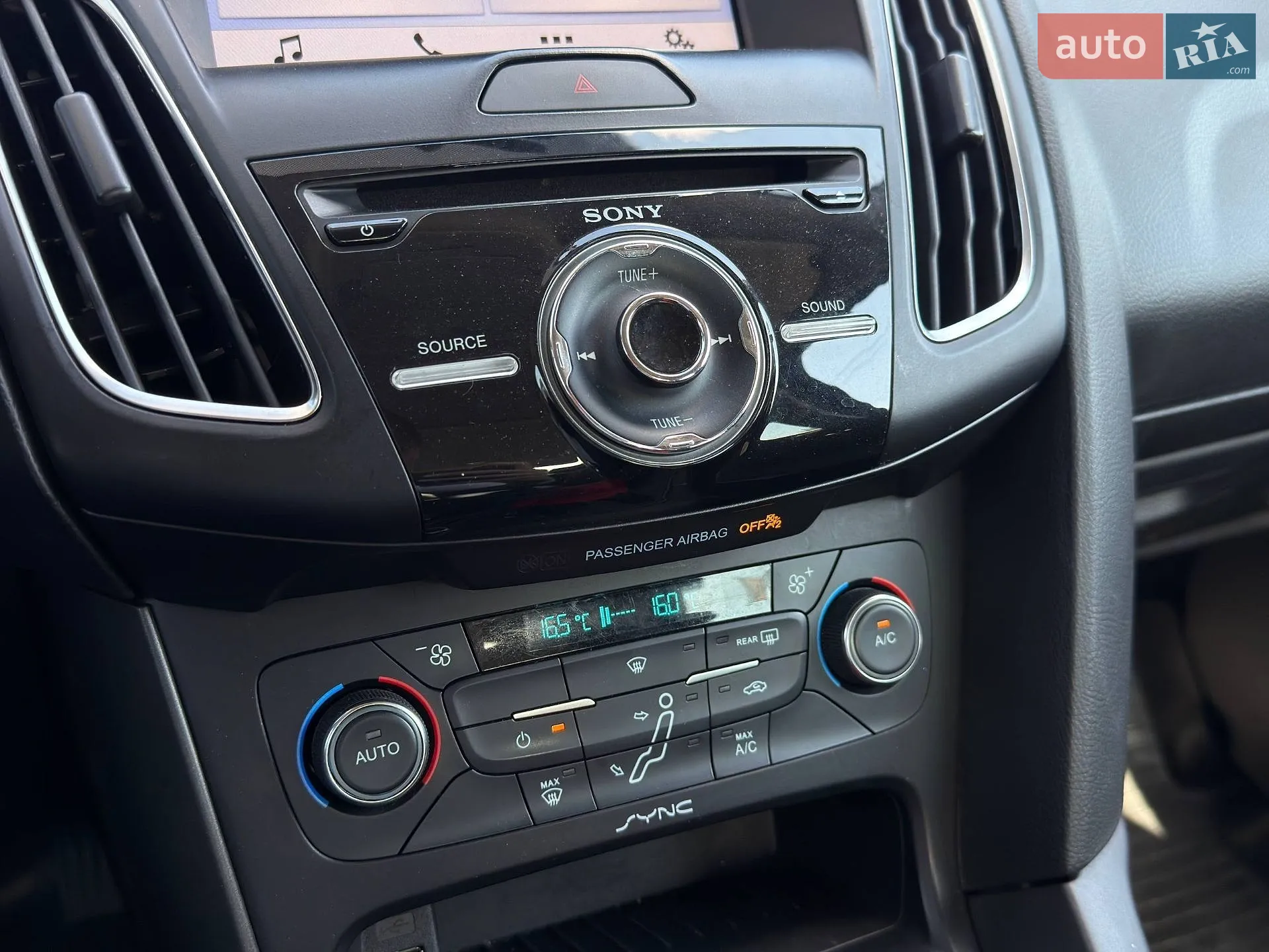 2017 Ford Focus - мініатюра 18