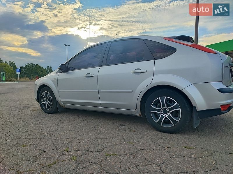 Хэтчбек Ford Focus 2007 в Южноукраинске