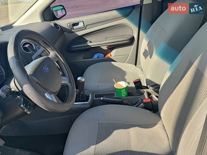 Хэтчбек Ford Focus 2007 в Южноукраинске