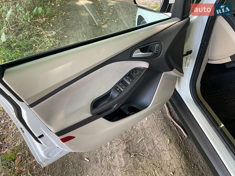Хэтчбек Ford Focus 2015 в Полтаве фото 16 Хэтчбек Ford Focus 2015 в Полтаве