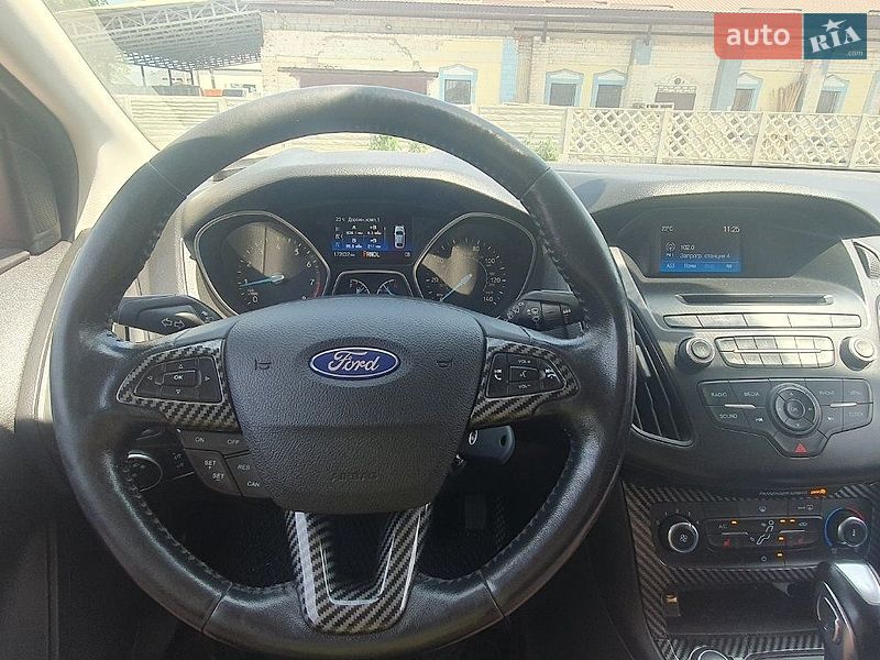 Хэтчбек Ford Focus 2015 в Днепре