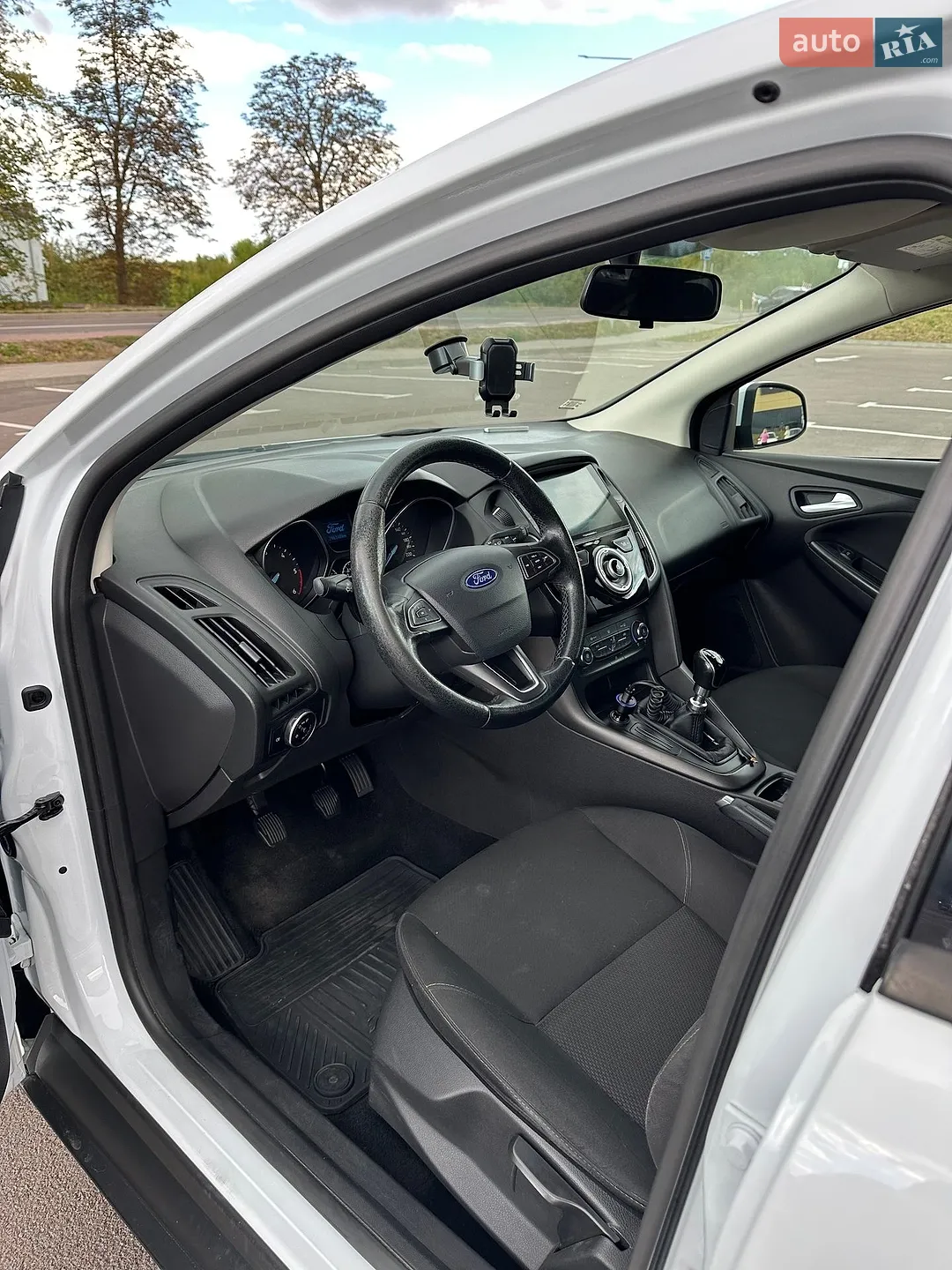 2017 Ford Focus - мініатюра 16