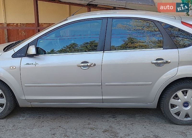 Хэтчбек Ford Focus 2004 в Чернигове фото 3 Хэтчбек Ford Focus 2004 в Чернигове