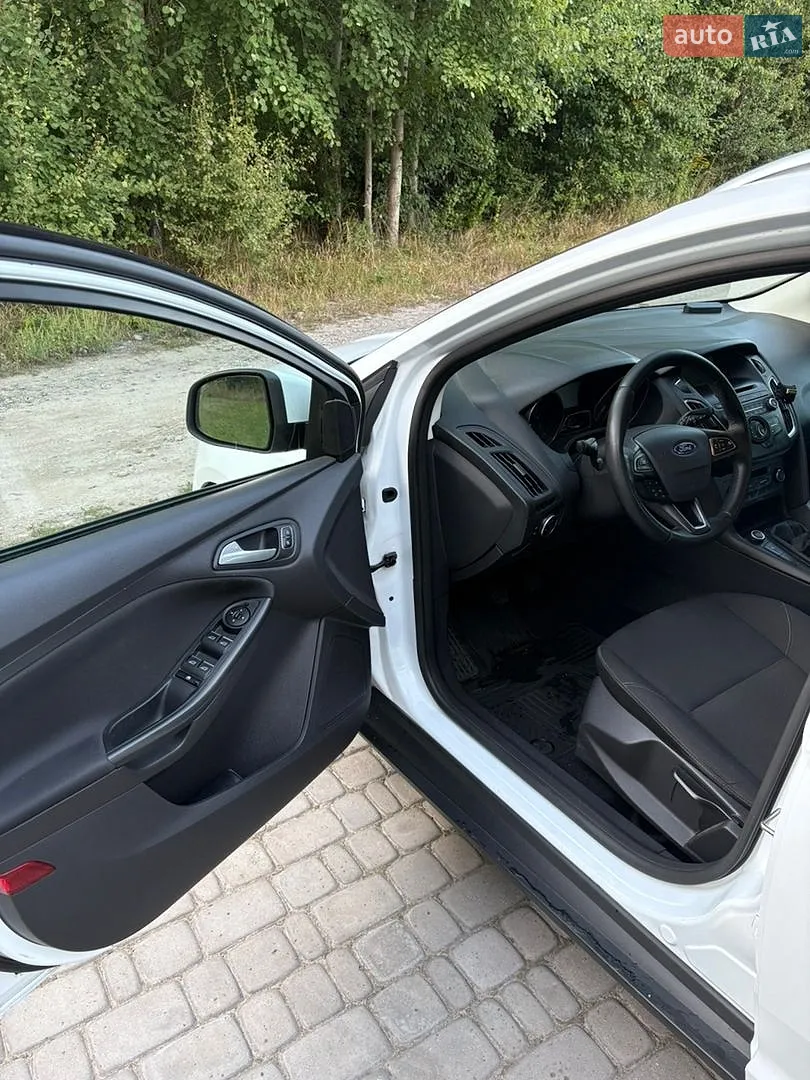 2017 Ford Focus - мініатюра 10