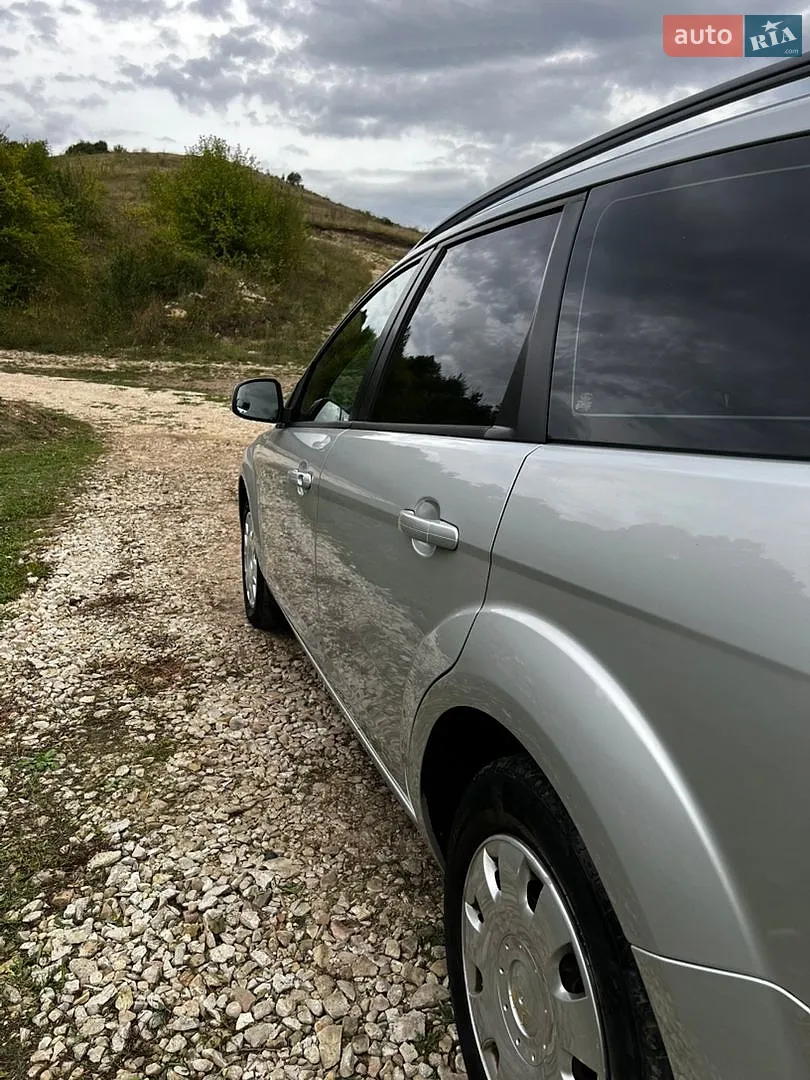 2010 Ford Focus - мініатюра 8