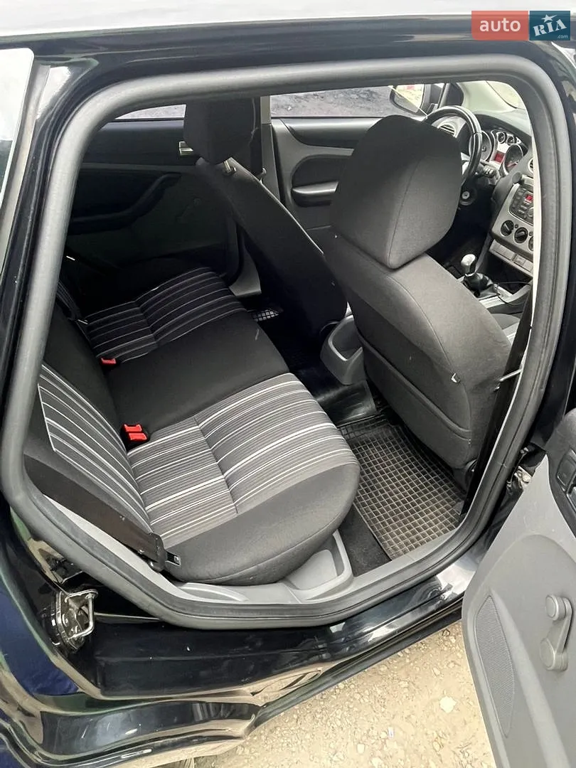 2010 Ford Focus - мініатюра 6