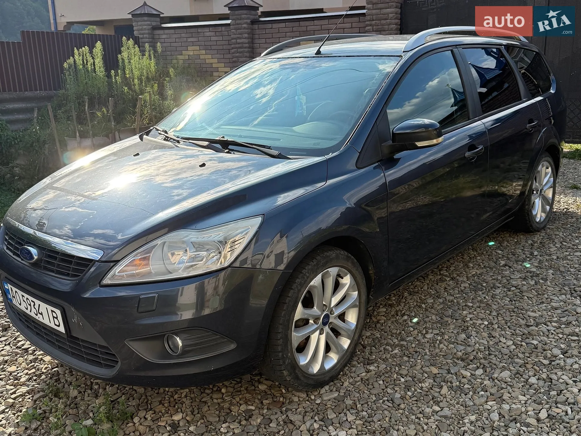 2010 Ford Focus - мініатюра 2