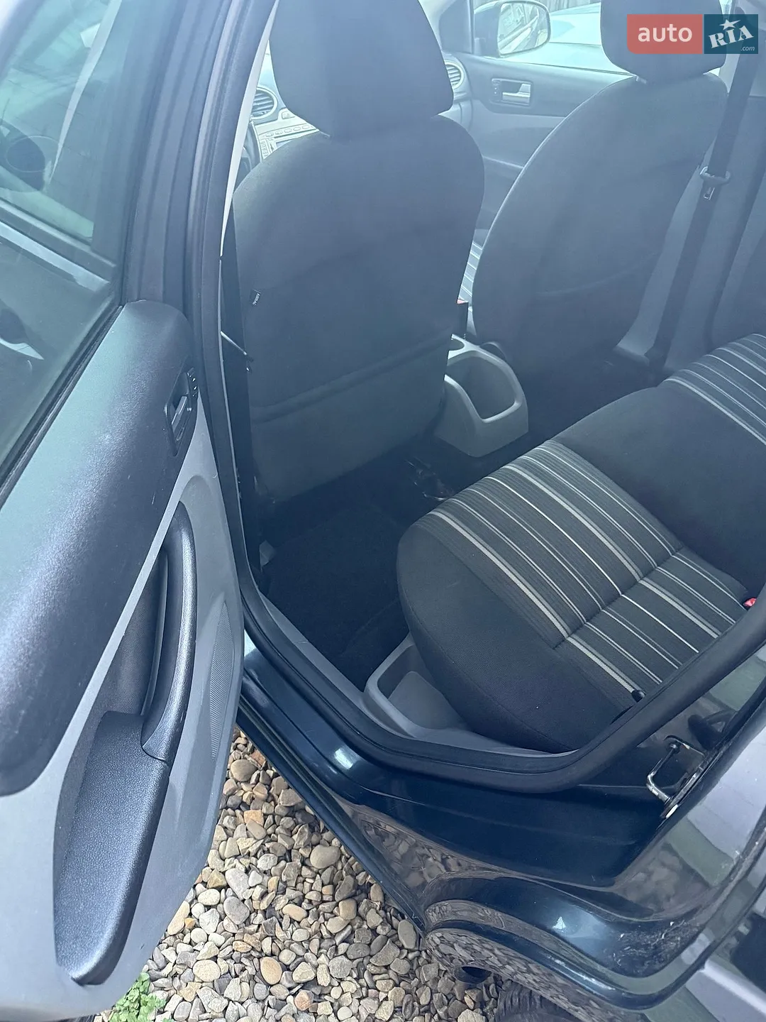 2010 Ford Focus - мініатюра 9
