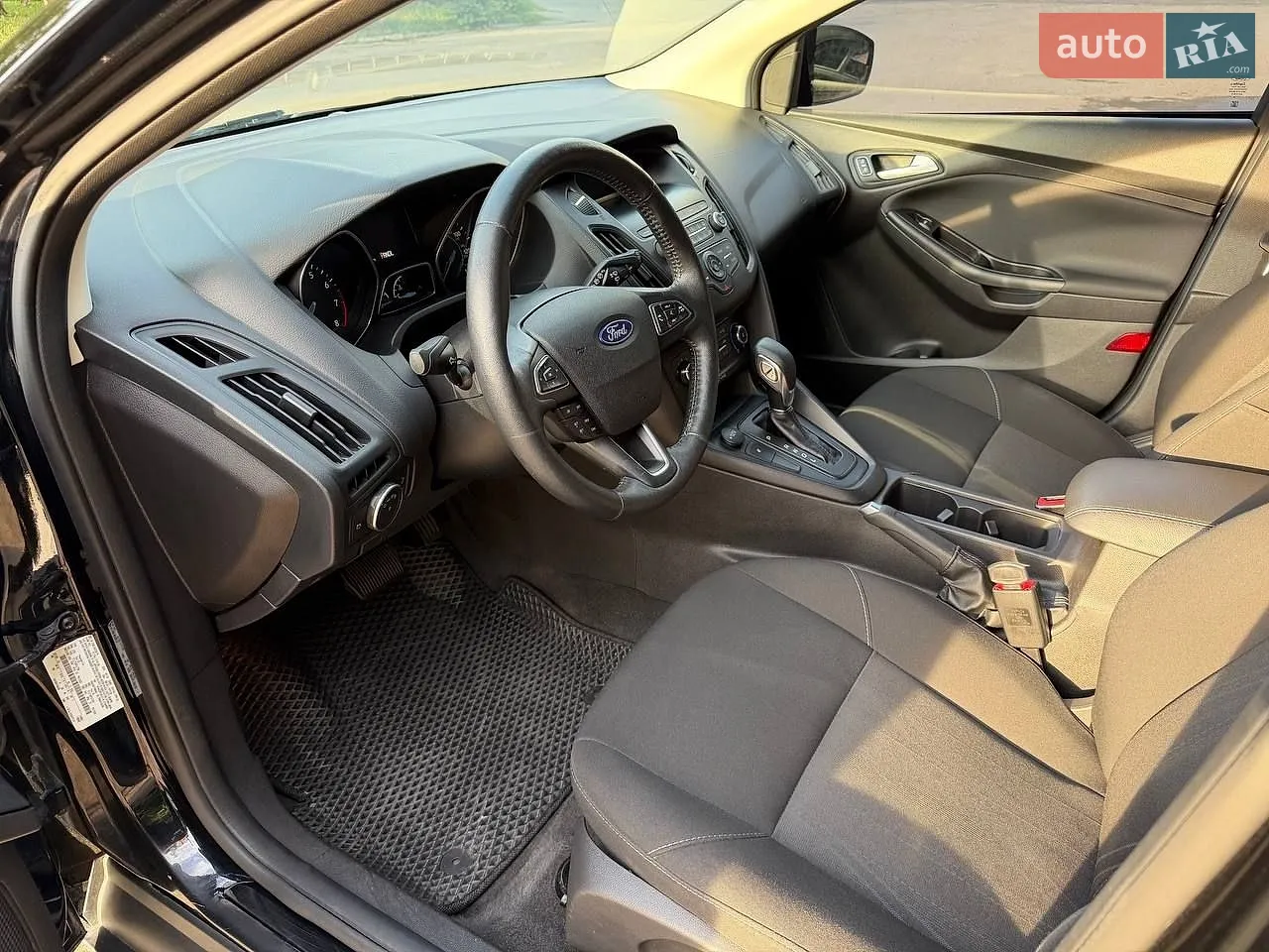 2018 Ford Focus - мініатюра 18