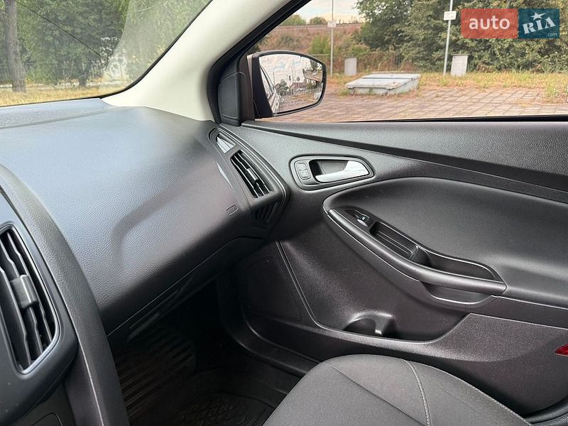 Седан Ford Focus 2015 в Черкассах фото 24 Седан Ford Focus 2015 в Черкассах