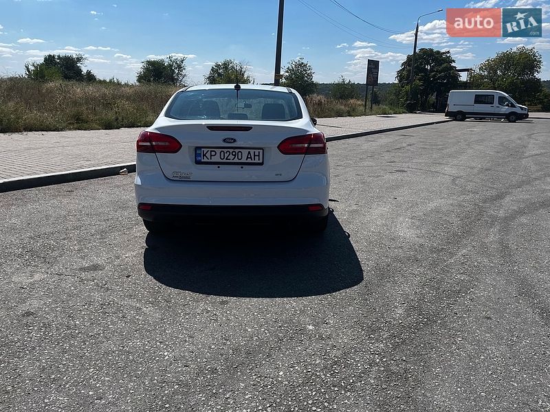 Седан Ford Focus 2016 в Запоріжжі