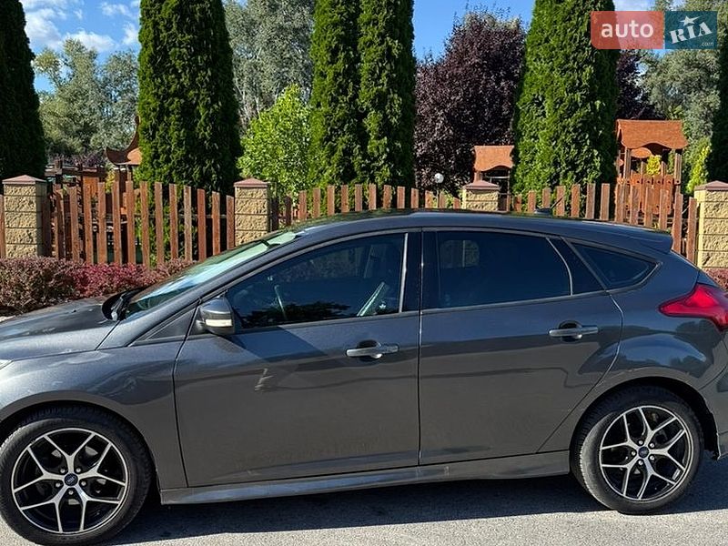 Хетчбек Ford Focus 2016 в Дніпрі