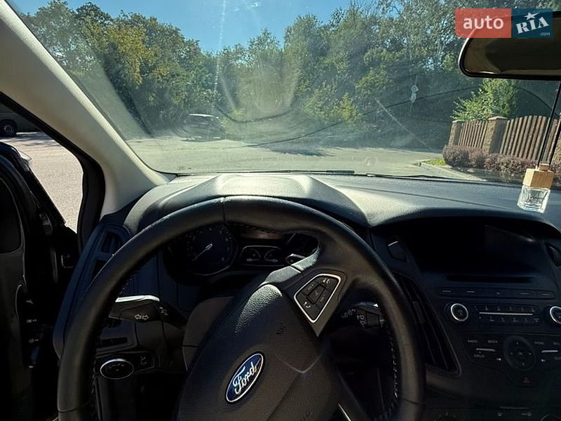 Хетчбек Ford Focus 2016 в Дніпрі