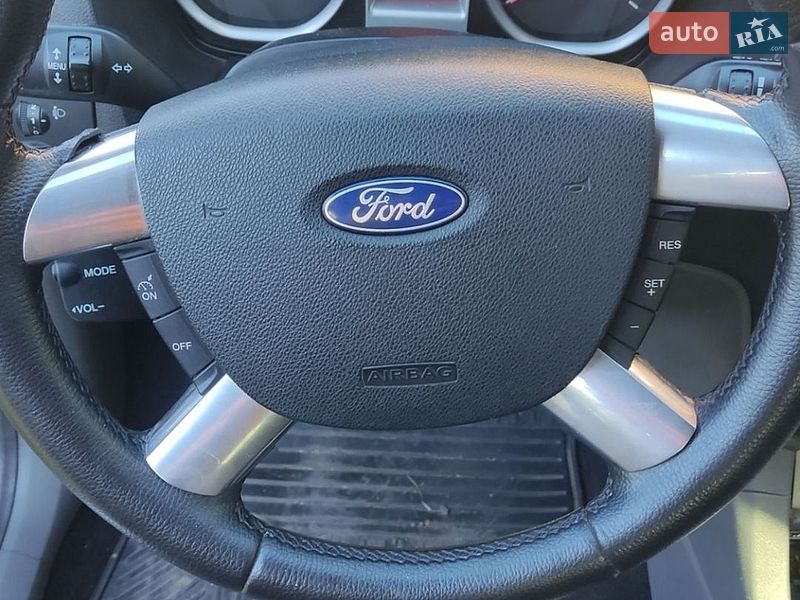 Хэтчбек Ford Focus 2008 в Миргороде