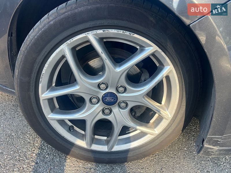 Седан Ford Focus 2015 в Києві