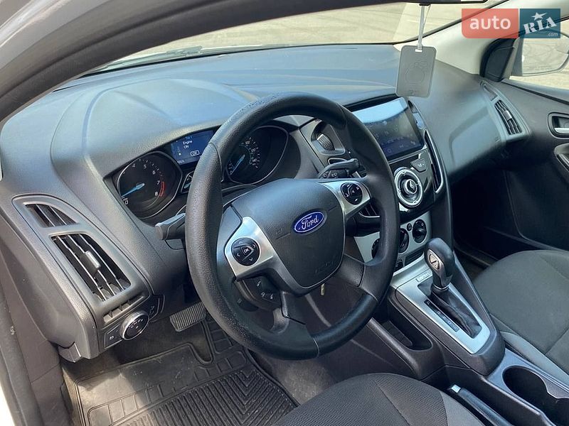Хэтчбек Ford Focus 2014 в Киеве