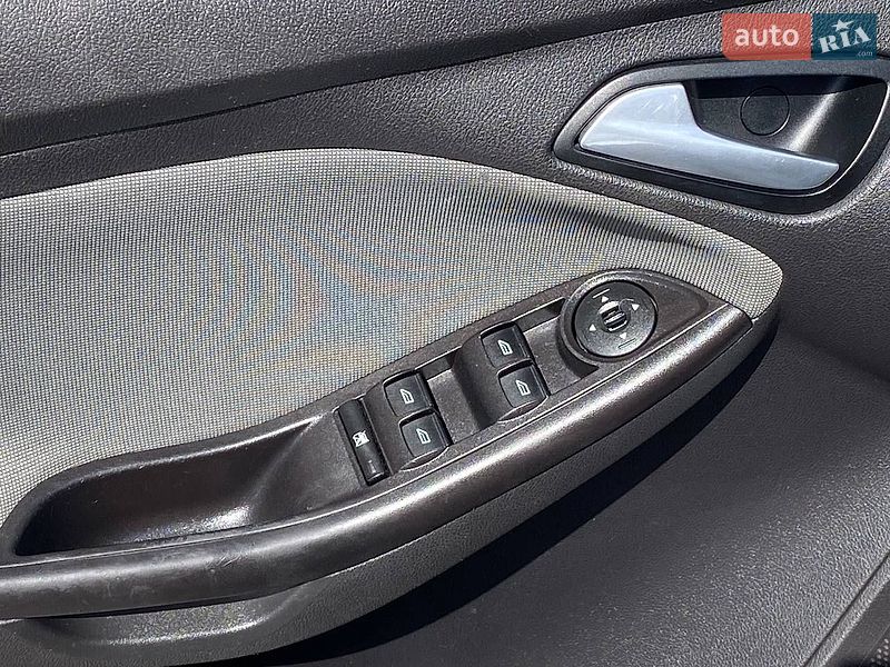 Хэтчбек Ford Focus 2014 в Киеве