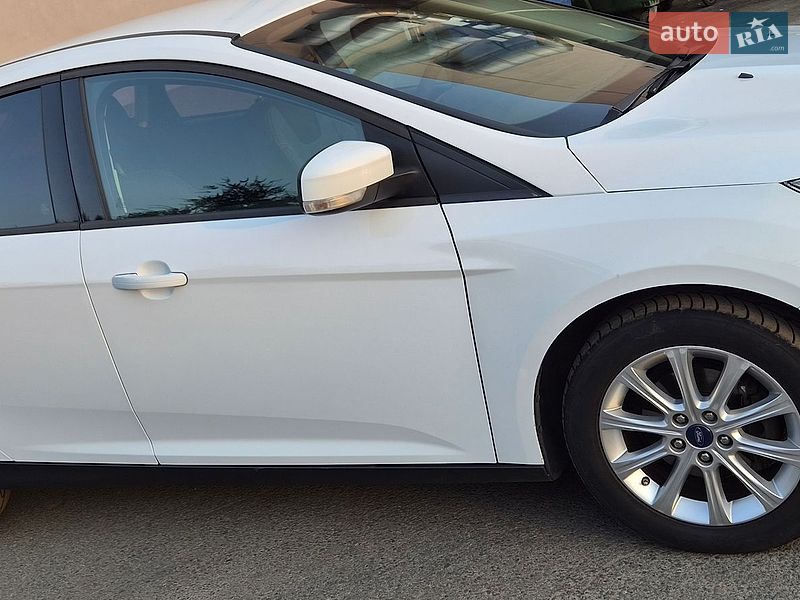 Хетчбек Ford Focus 2015 в Дніпрі