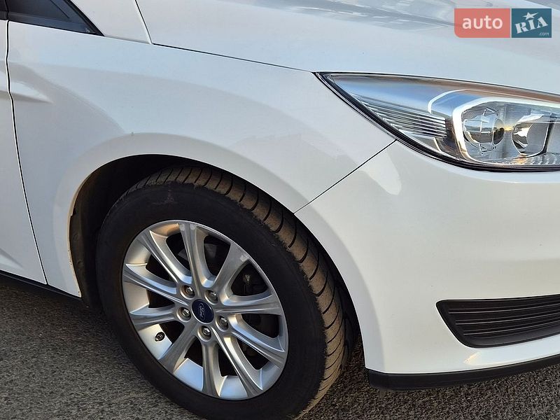 Хетчбек Ford Focus 2015 в Дніпрі