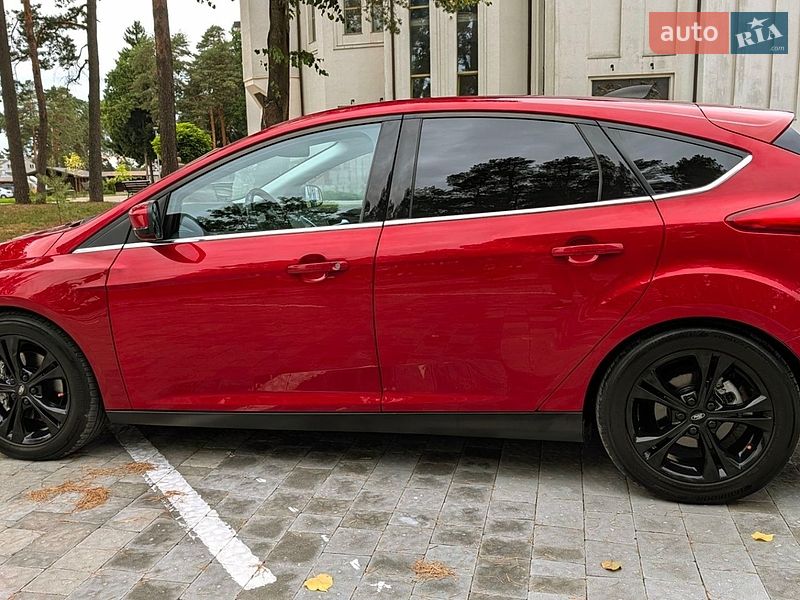 Хэтчбек Ford Focus 2015 в Львове