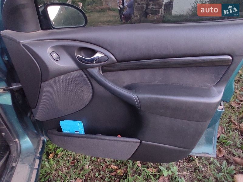 Седан Ford Focus 2000 в Казатине