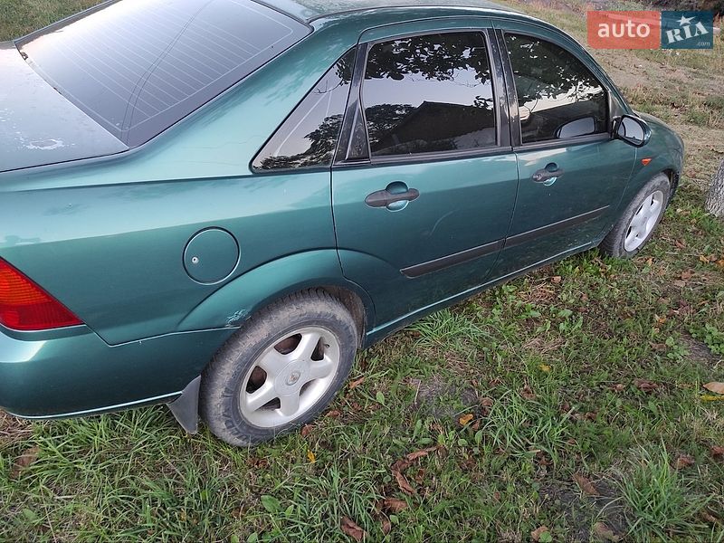 Седан Ford Focus 2000 в Казатине