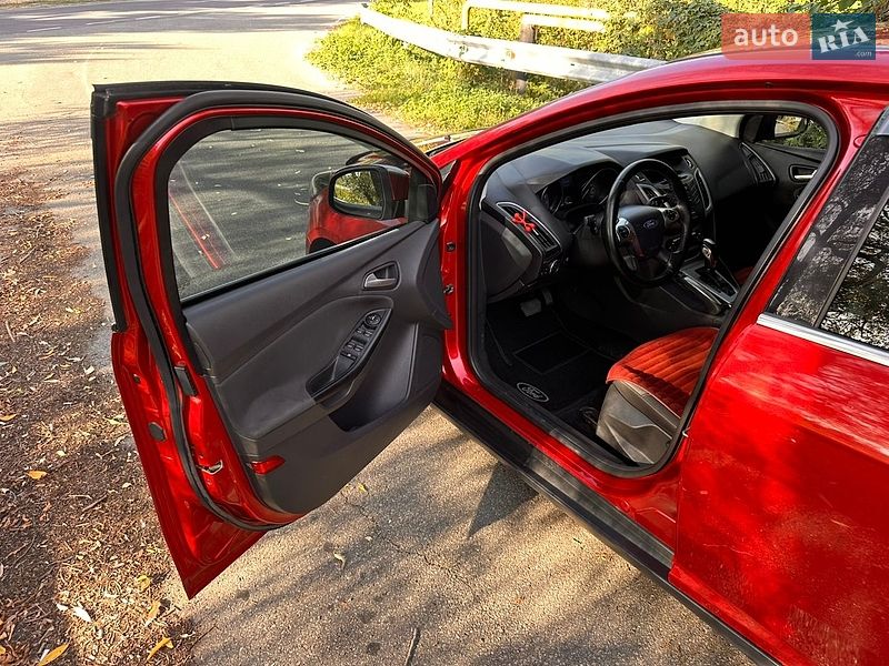Хэтчбек Ford Focus 2012 в Киеве