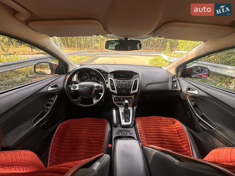 Хэтчбек Ford Focus 2012 в Киеве