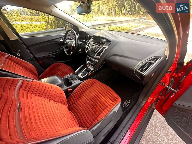 Хэтчбек Ford Focus 2012 в Киеве