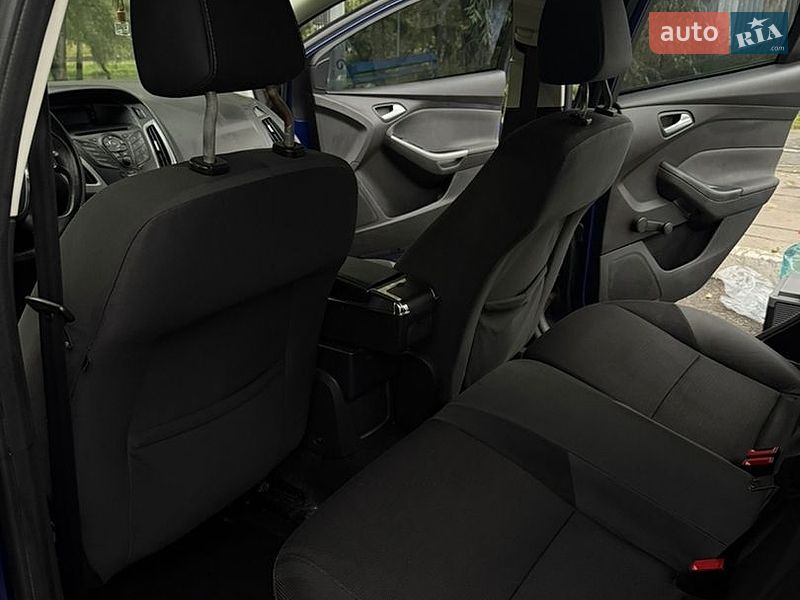 Седан Ford Focus 2013 в Киеве фото 10 Седан Ford Focus 2013 в Киеве