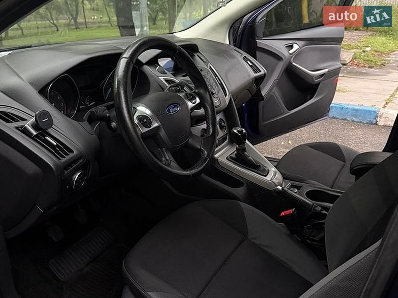 Седан Ford Focus 2013 в Киеве фото 9 Седан Ford Focus 2013 в Киеве