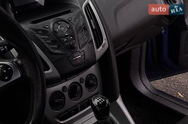 Седан Ford Focus 2013 в Киеве фото 12 Седан Ford Focus 2013 в Киеве